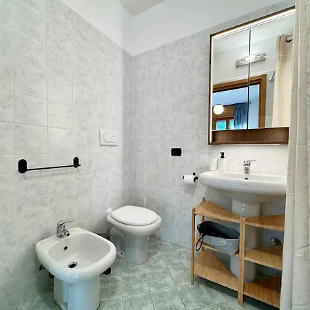 Spacious 2-bedroom With Large Terrace Apartmán