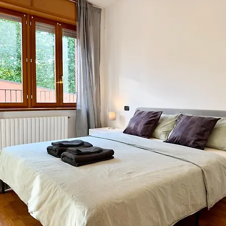 Spacious 2-bedroom With Large Terrace Apartmán *