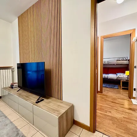 Spacious 2-bedroom With Large Terrace Apartmán