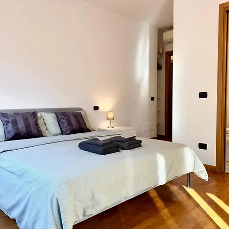 Apartmán Spacious 2-bedroom With Large Terrace *