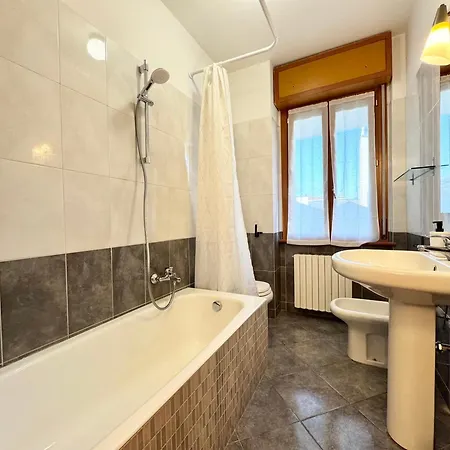 Apartmán Spacious 2-bedroom With Large Terrace *