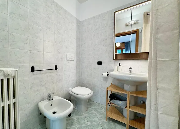 Spacious 2-bedroom With Large Terrace شقة