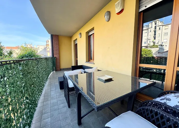 شقة Spacious 2-bedroom With Large Terrace ميلان