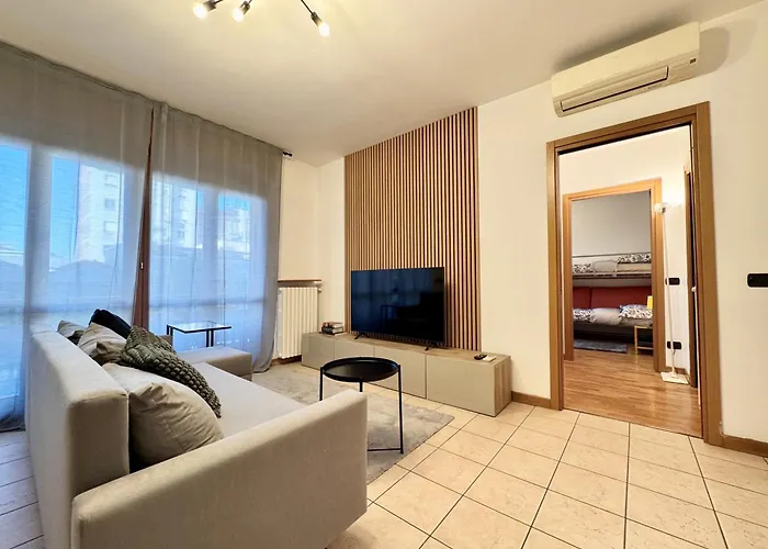 Spacious 2-bedroom With Large Terrace ميلان